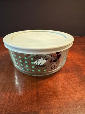 Clear Pyrex with Lid Disney Mikey  Mouse 4 Cup Storage Container New